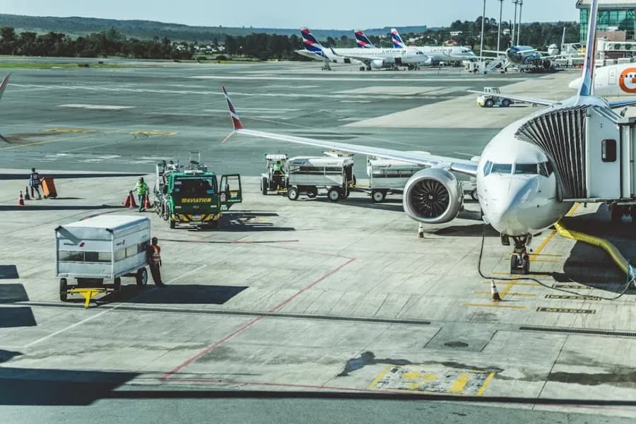 Airport passenger pickup and ground transfer